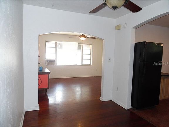 4th image of 1039 N Ferncreek Ave
