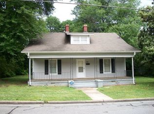 320 Glovenia St, Eden, NC 27288