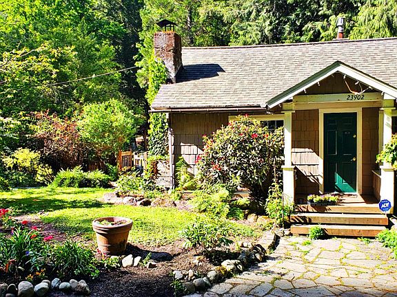 3rd image of 23902 NE Woodinville Duvall Rd