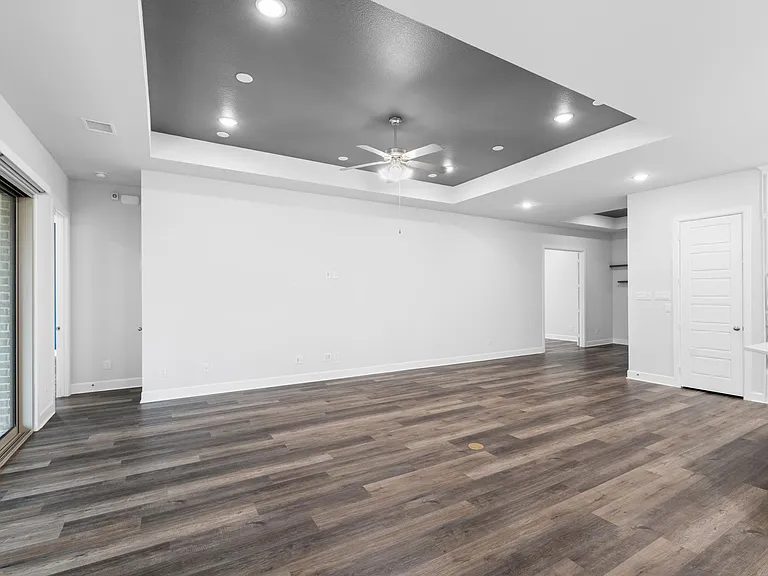 500 Samaritan Dr — Photo 9