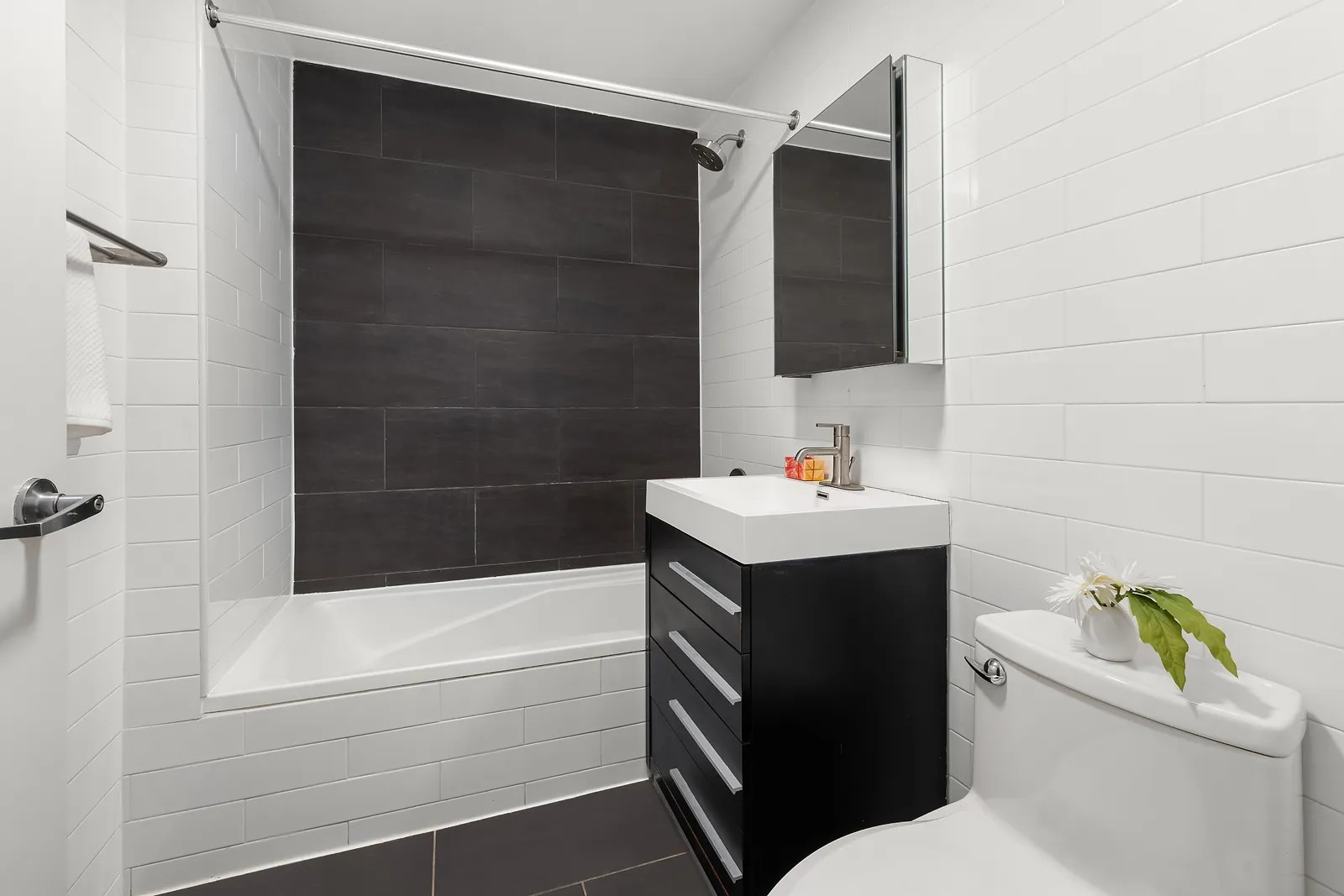 93 Waverly Avenue #1F in Clinton Hill, Brooklyn | StreetEasy