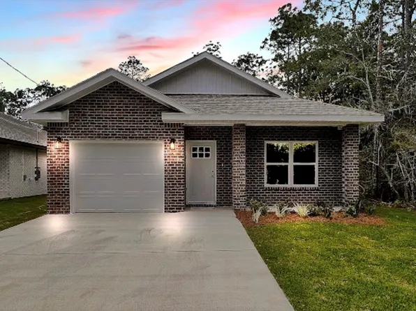 3167 Delarue Dr, Milton, FL 32583