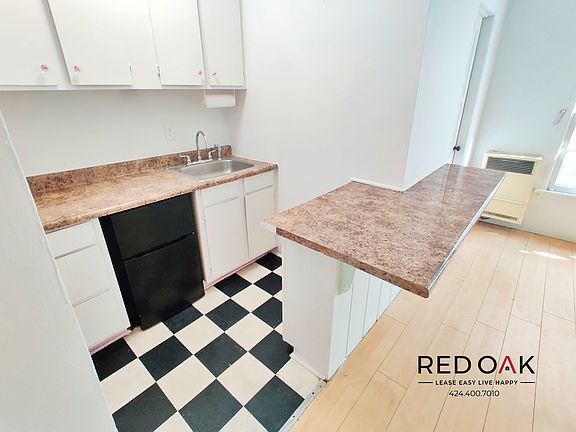 4th image of 4754 Oakwood Ave APT 3