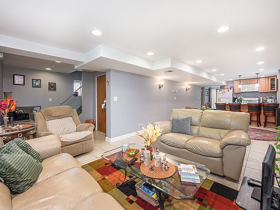 3rd image of 2115 N Sawyer Ave #G