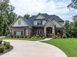 1460 Le Chesnay Dr, Centerton, AR 72719