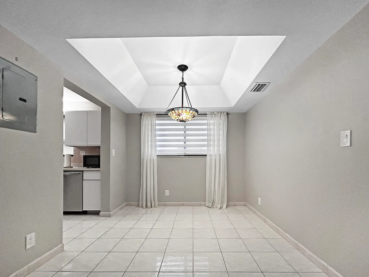 2 bed, 2.0 bath, 900 sqft, $2,500 — Photo 4