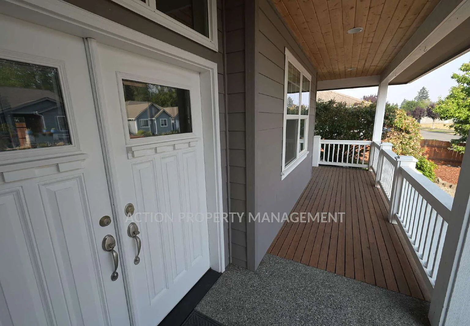 3 bed, 2.0 bath, 1811 sqft, $2,700 — Photo 3