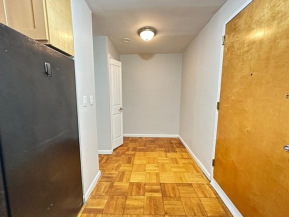 5th image of 36 Duncan Ave #46B
