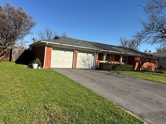 3rd image of 1613 Montclair Dr