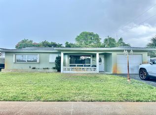 284 SW 5th St, Boca Raton, FL 33432