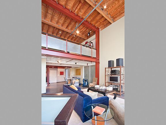 4th image of 2120 Narcissus Ct