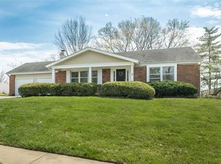 510 Glan Tai Dr, Ballwin, MO