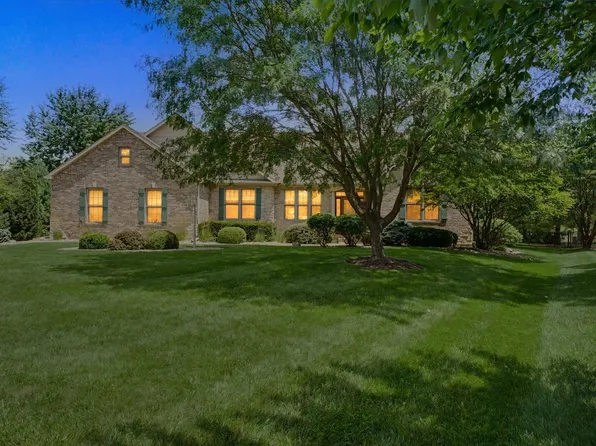 4714 Chestnut Grove Dr, Champaign, IL 61822