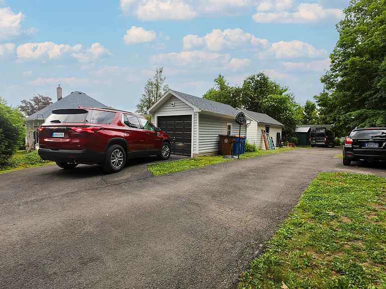 98 Hurley Ave — Photo 23