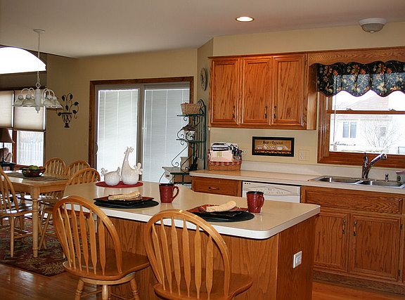 4th image of 13316 Vicarage Dr