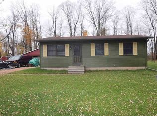 N11033 Meadow Ln, Clintonville, WI 54929