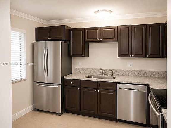 2nd image of 331 Lakeview Dr APT 203