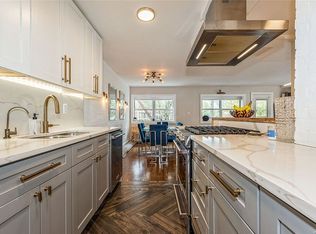 1 Wooleys Ln APT 2A, Great Neck, NY 11023