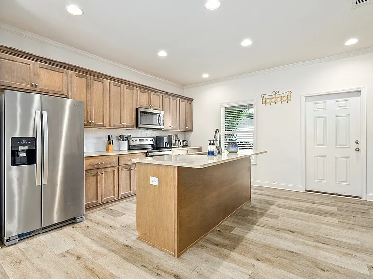 363 W Drake Ave — Photo 4
