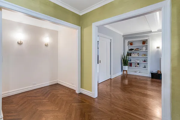 Sold by Compass | media 10