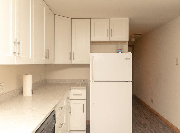 3rd image of 1443 W Walton St Unit Garden