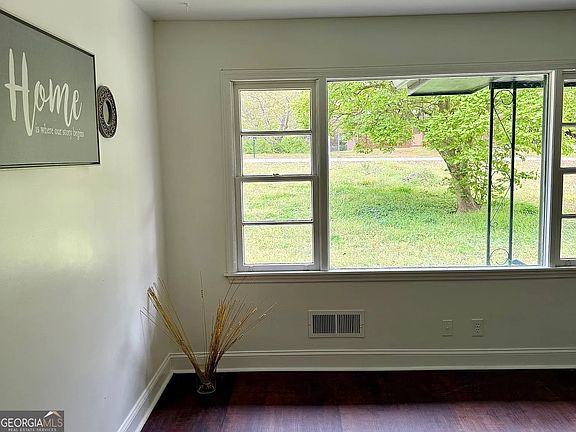 4th image of 1322 S Hicks Cir NW