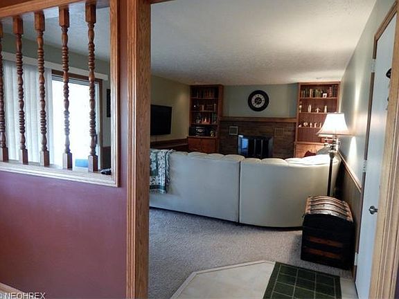 4th image of 724 Thelma Dr