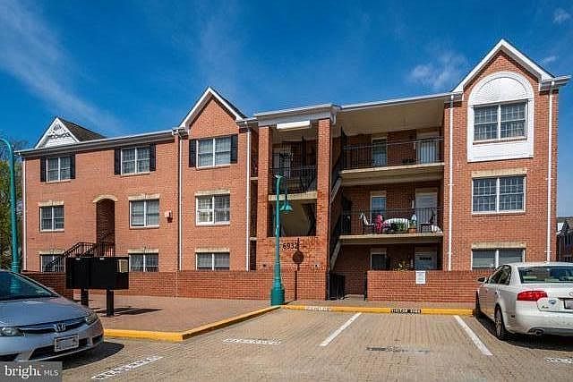 1st image of 6924 Fairfax Dr #403