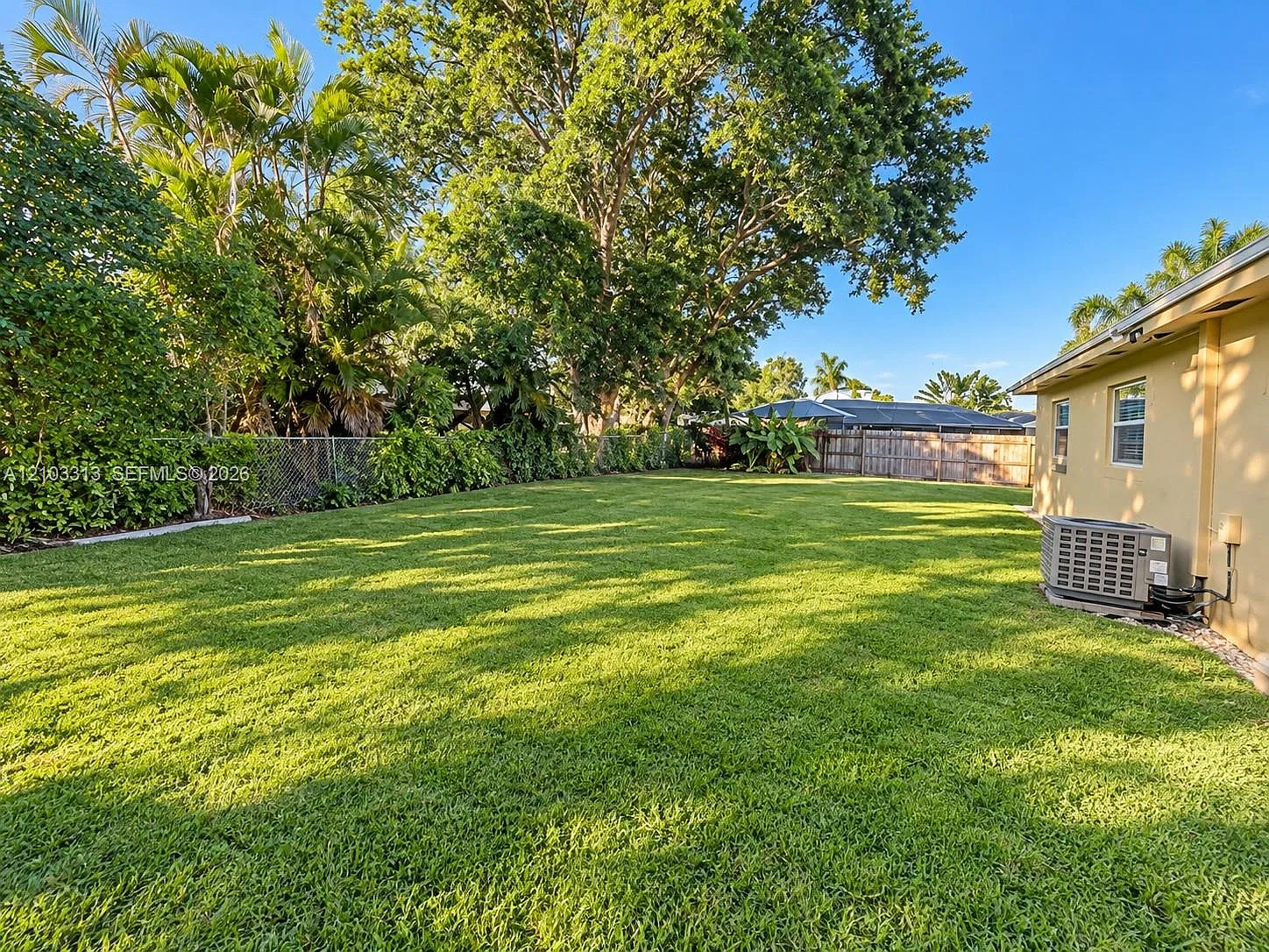 Palm Beach Cabana Colony — Photo 2