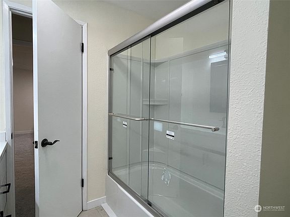 5th image of 6051 137th Ave NE APT 336