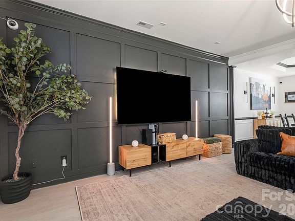 5th image of 724 Balboa Ct