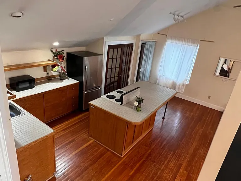 146 Broadway St #1 — Photo 3