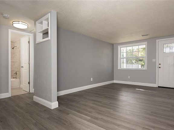 5th image of 513 72nd Ave N