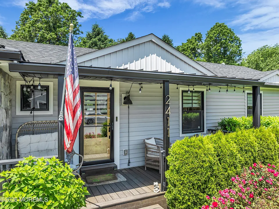 2411 Fairview Dr