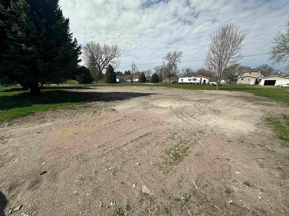206 S 5th St, Battle Creek, NE 68715