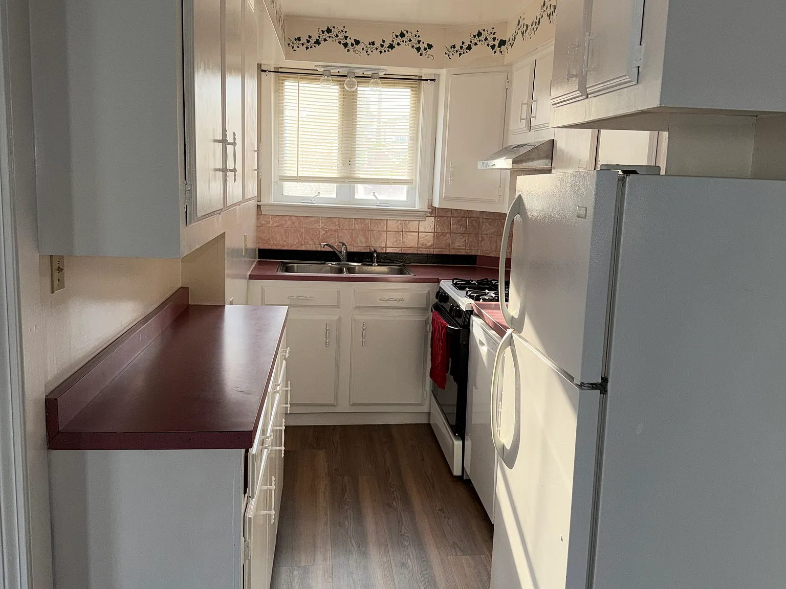 163 Bonney St — Photo 4