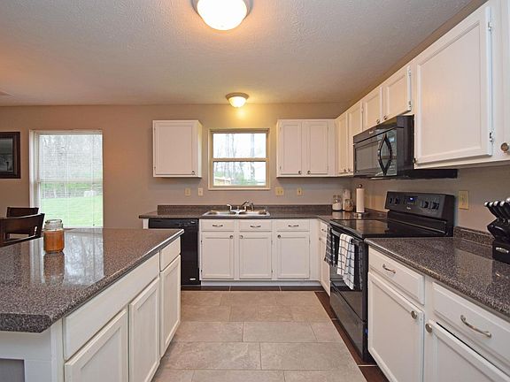 5th image of 674 Weeping Willow Ln