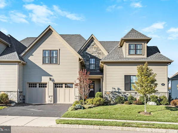 6028 Creekside Dr, Flourtown, PA 19031