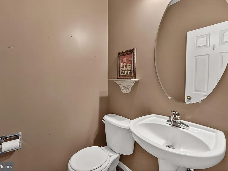 2572 Carrington Way — Photo 15