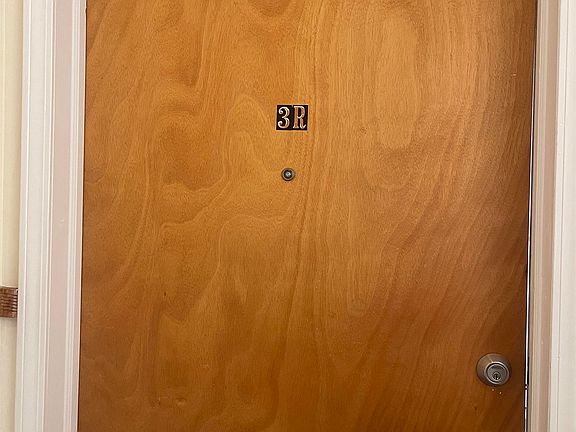 2nd image of 265 Baldwin Ave APT 3R