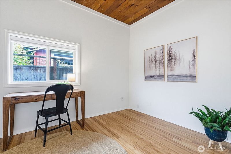 4th image of 2322 Utter Street