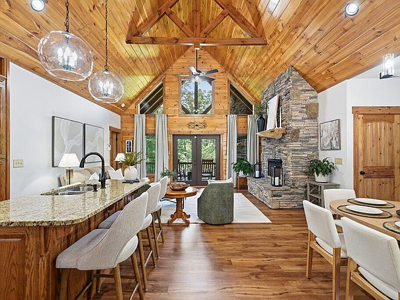 3rd image of 1172 Settlers Ridge Rd