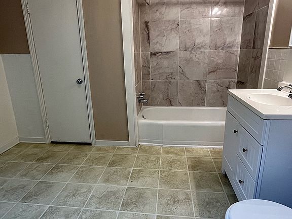 5th image of 608 Angers St
