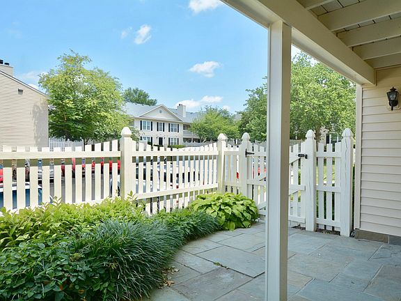 5th image of 10207B Ashbrooke Ct