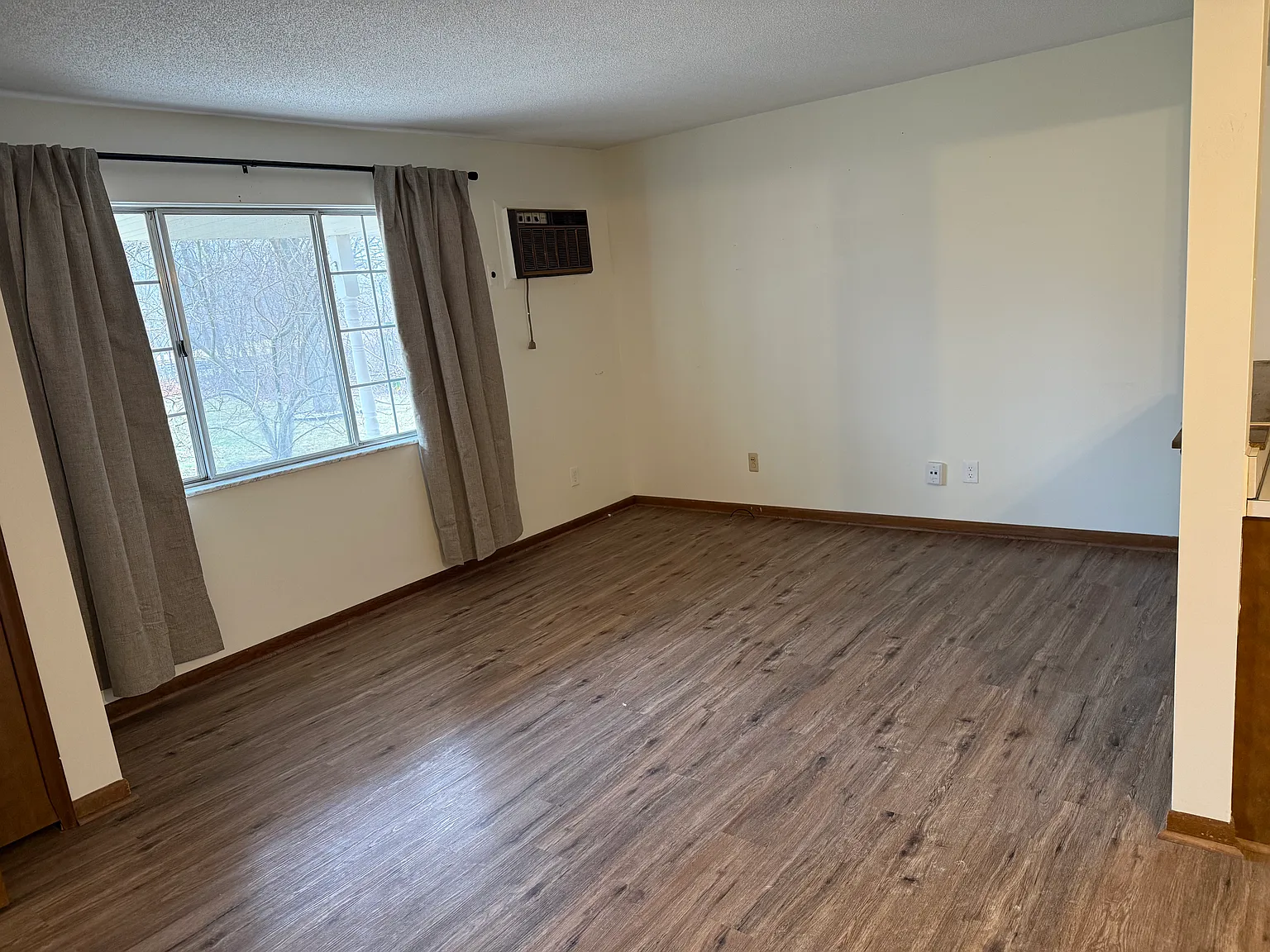 1 bed, 735 sqft, $950 — Photo 4