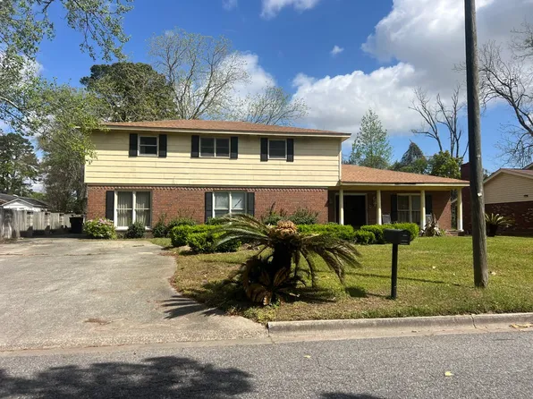 1398 Bel Air Dr, Savannah, GA 31415