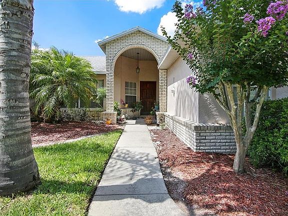 3rd image of 2098 Camelot Blvd