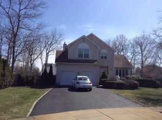 3 Adriana Ct, Bayville, NJ 08721
