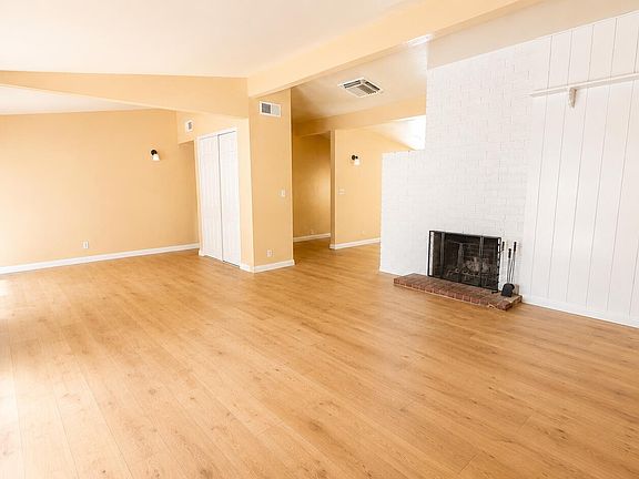 3rd image of 1016 W Avenue H5