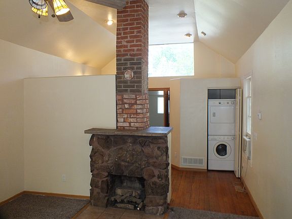 Gas Fireplace in LR